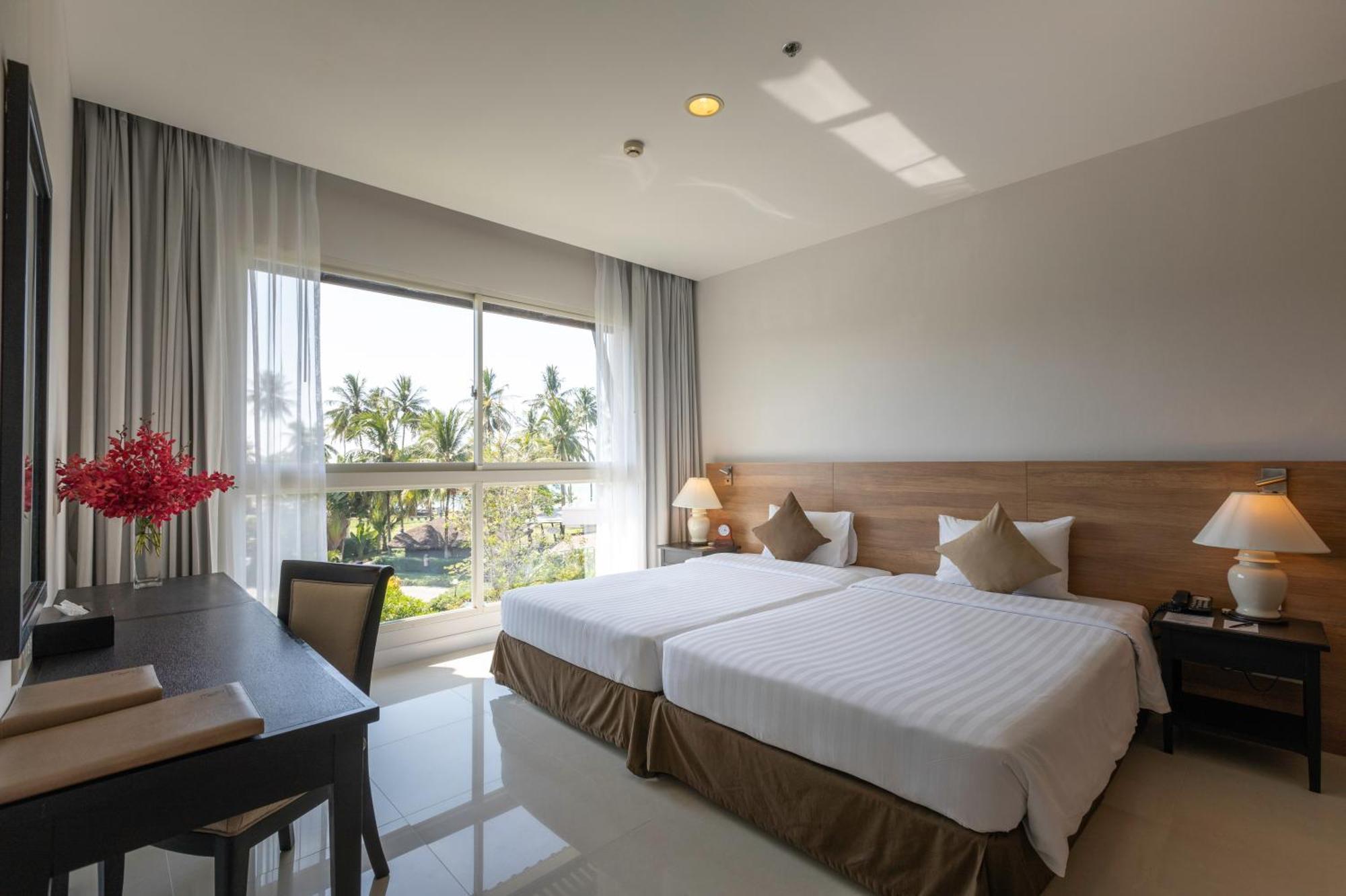 Kantary Beach Hotel Villas & Suites Khao Lak Exterior photo