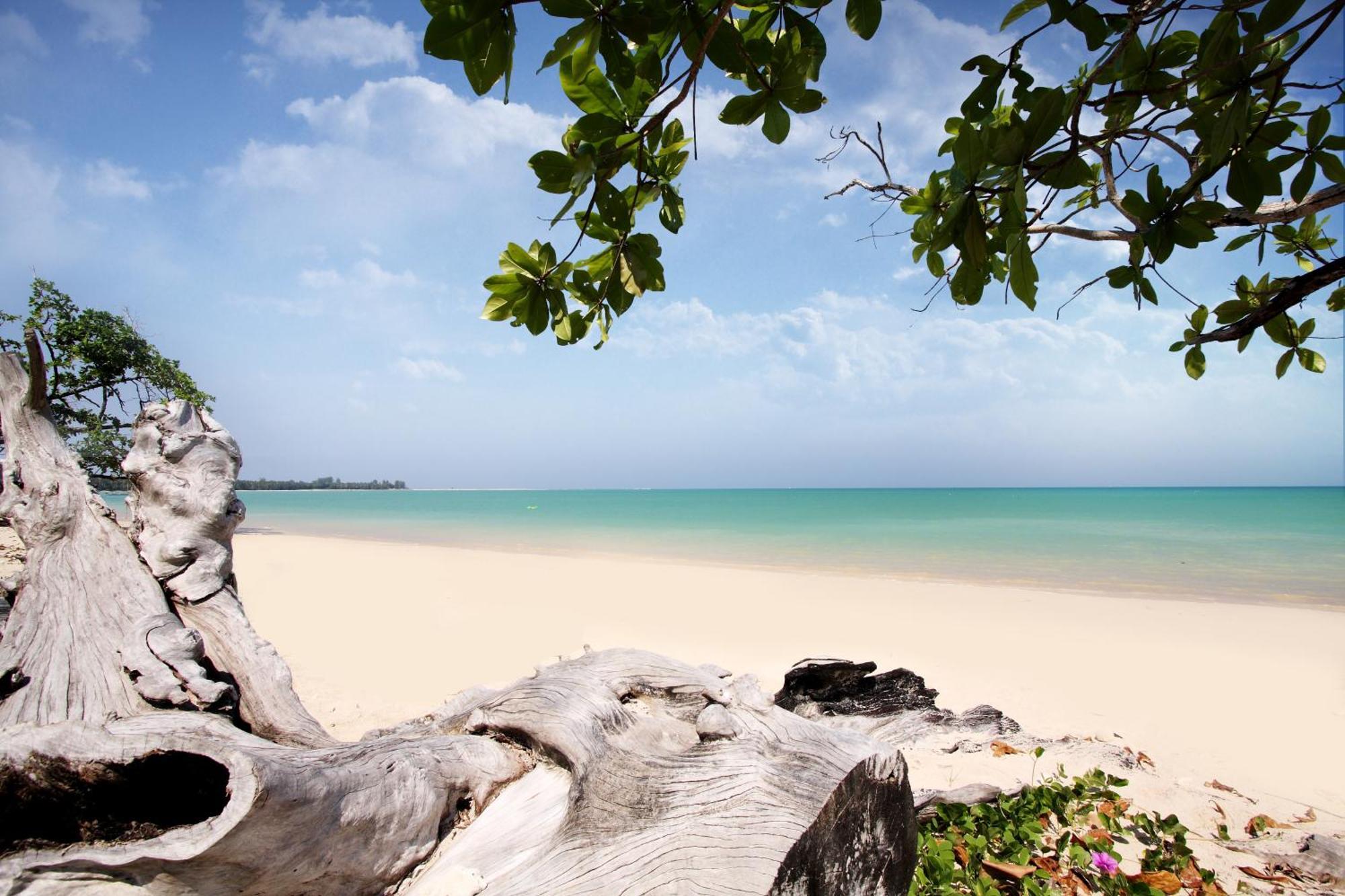 Kantary Beach Hotel Villas & Suites Khao Lak Exterior photo