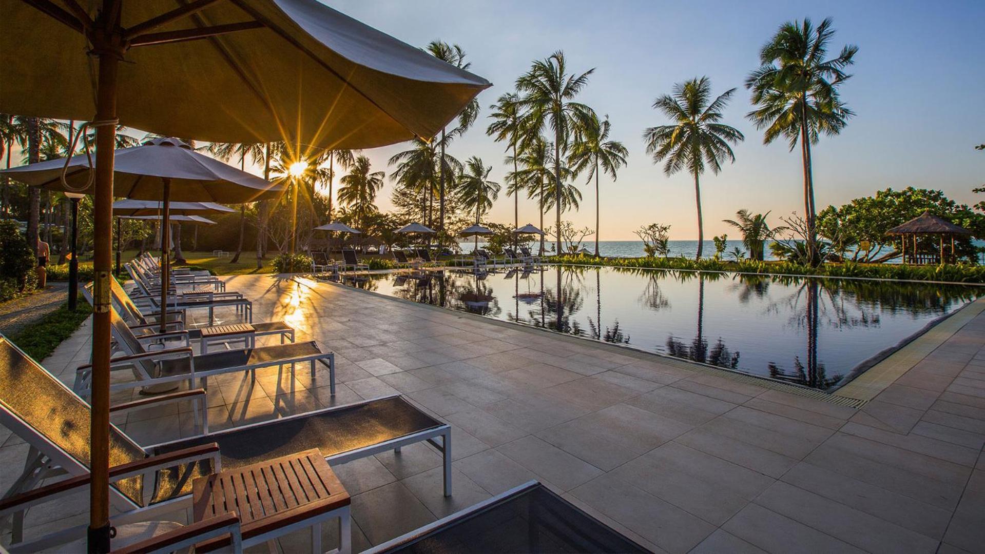 Kantary Beach Hotel Villas & Suites Khao Lak Exterior photo